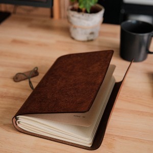 Notebook Skin комплект A5 - тетрадки Open Notes Mix 3 броя + Leather Wrap, Орех